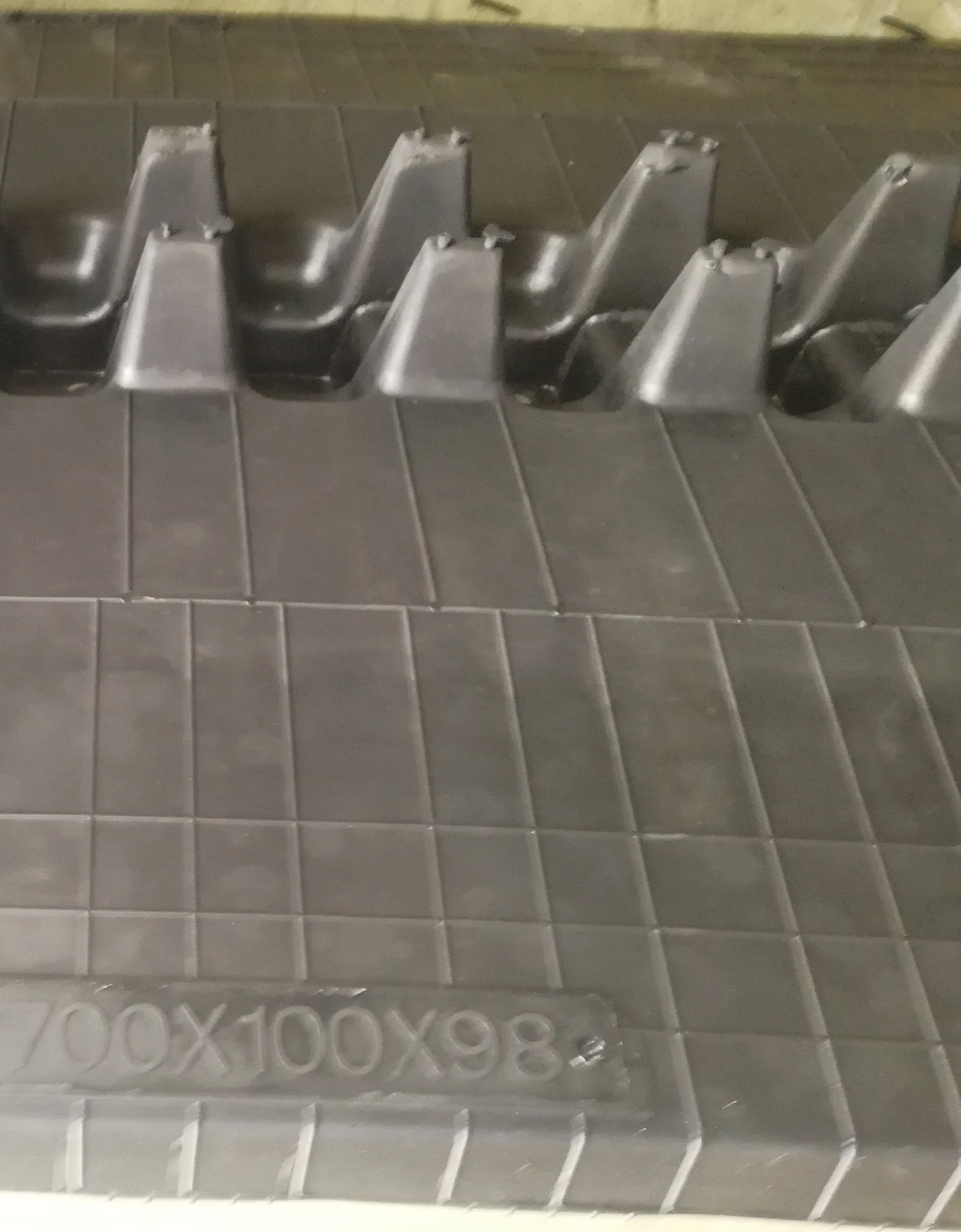 320x100x37 (320x37x100) Rubber Tracks, Conventional
